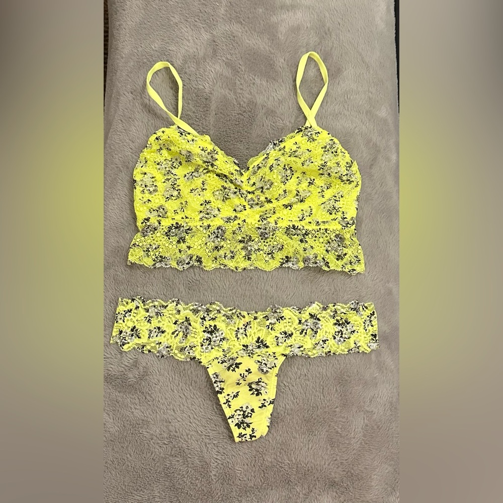 Victoria’s Secret PINK Neon Yellow Floral Lace Bralette & Thong XS